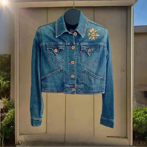 Levi's SLIM FIT Women's Size XL (not true to size) Cropped Denim Jacket BE KIND - Picture 1 of 5